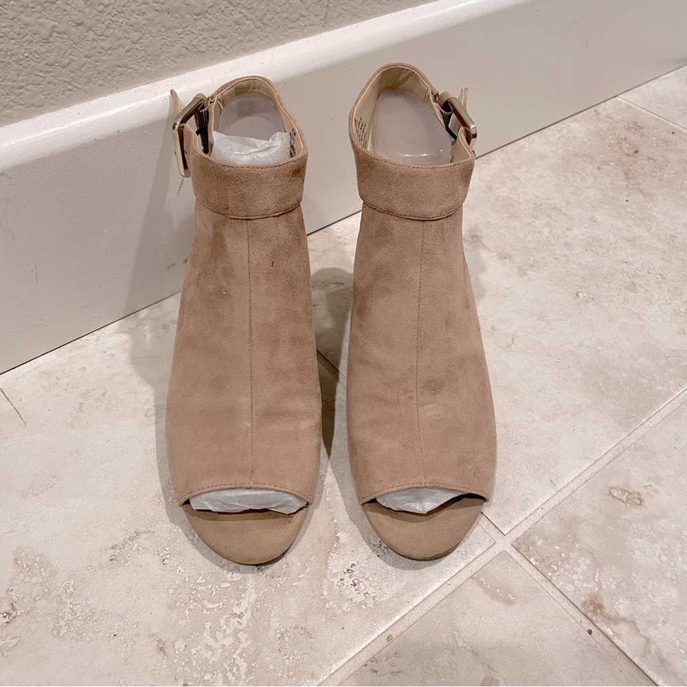 Nine West Suede Ankle Strap Sandle